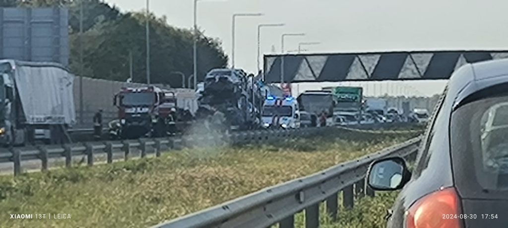 dėl avarijos visiškai uždarytas A1 kelias Klaipėda-Kaunas – Kas vyksta
