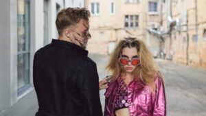 Klaipėdietis, istorijos mokytojas, menininkas, artistas Justinas Mažūnas pristato savo naują