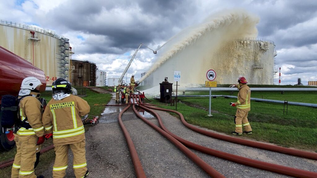 Pratybose stiprinama ugniagesių gelbėtojų parengtis