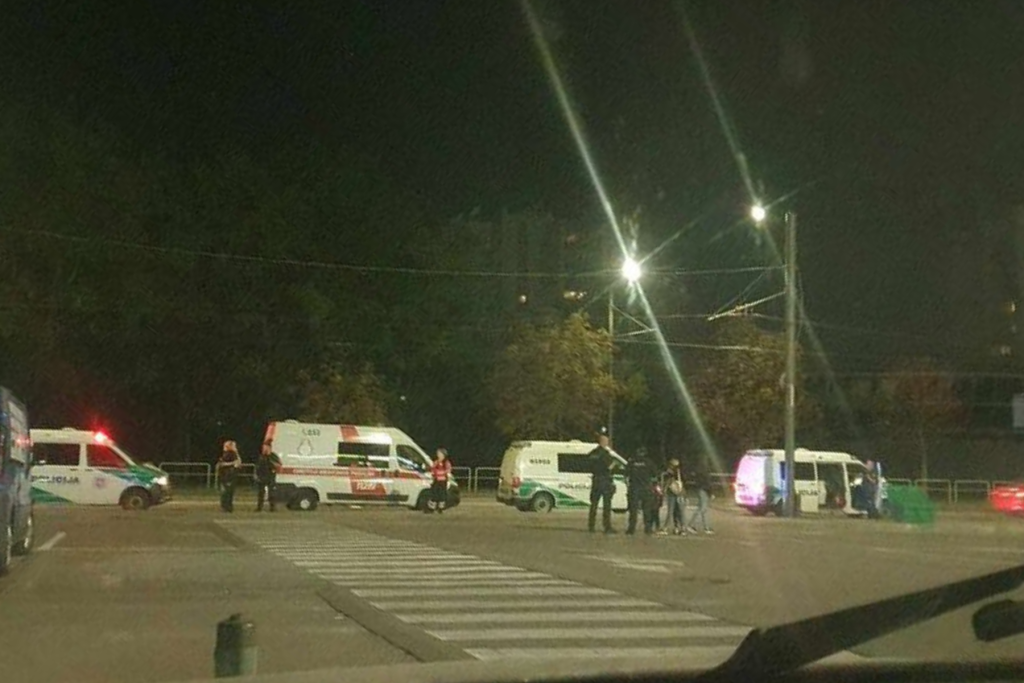 Prie „Girstučio IKI“ suvažiavo policija – Kas vyksta Kaune