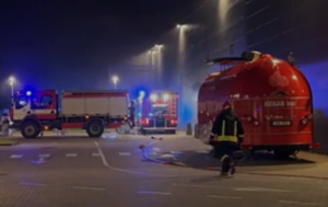 užsidegė angaras (video) – Kas vyksta Kaune