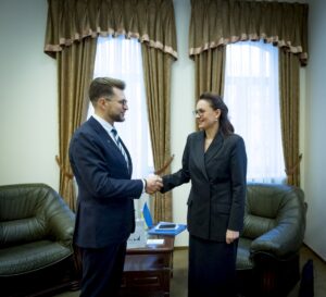 Pirmasis L. Savicko vizitas – į Ukrainą: aptarti Lietuvos paramos