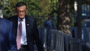 Trumpo administracija pasveria 10% „Intel“ akcijų per „Chip Act“ dotacijas